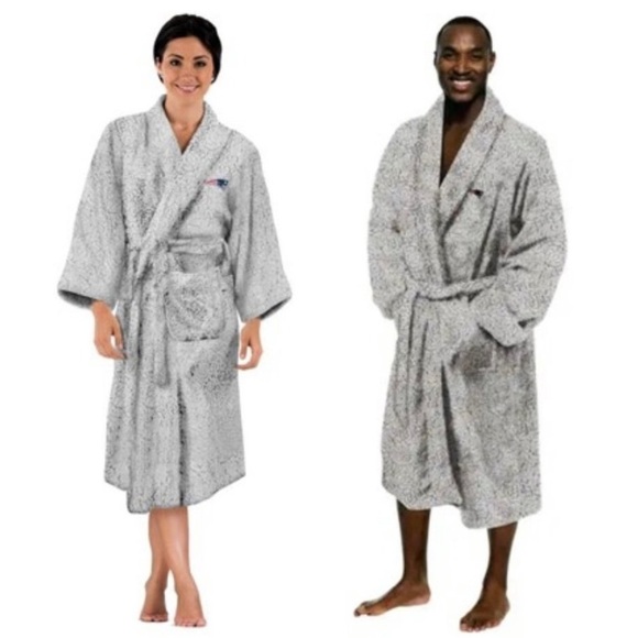 NFL New England Patriots Soft Sherpa Robe with Pockets Men’s size L/XL - Picture 2 of 14